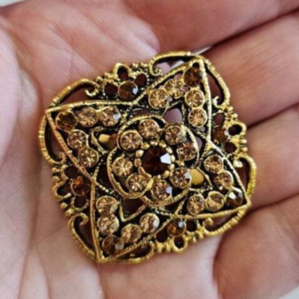 *Sale* Gold tone rhinestone brooch - Picture 2 of 8